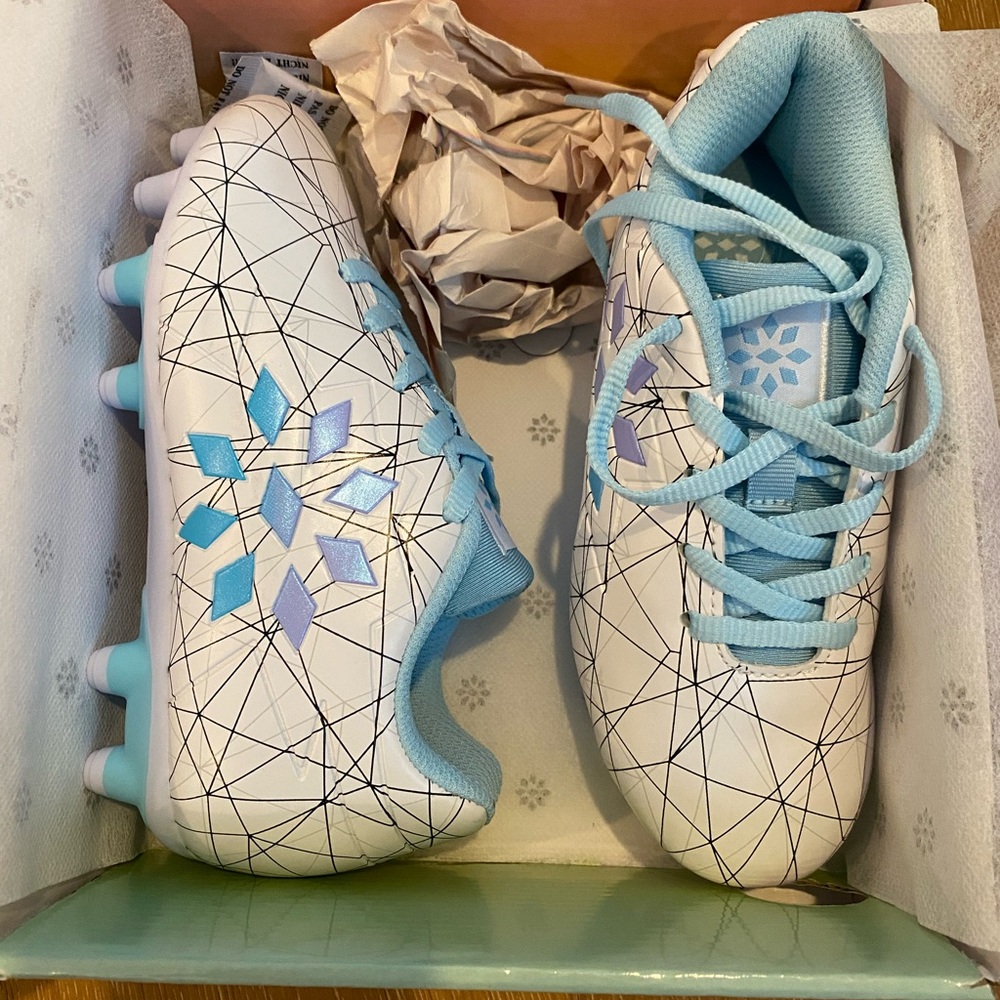 Soccer cleats